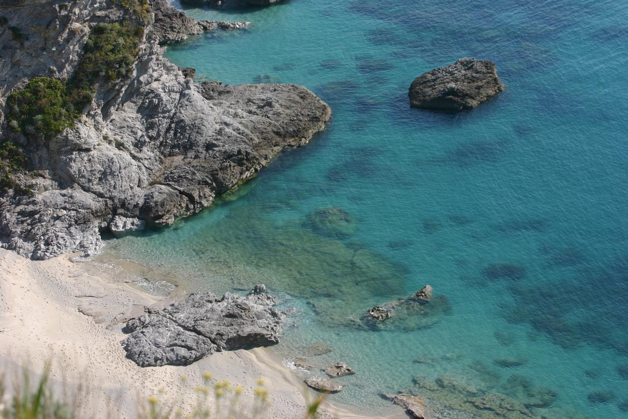 A Turri Hotel Capo Vaticano Exterior photo