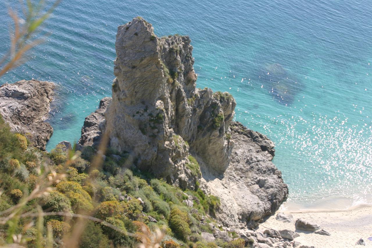 A Turri Hotel Capo Vaticano Exterior photo