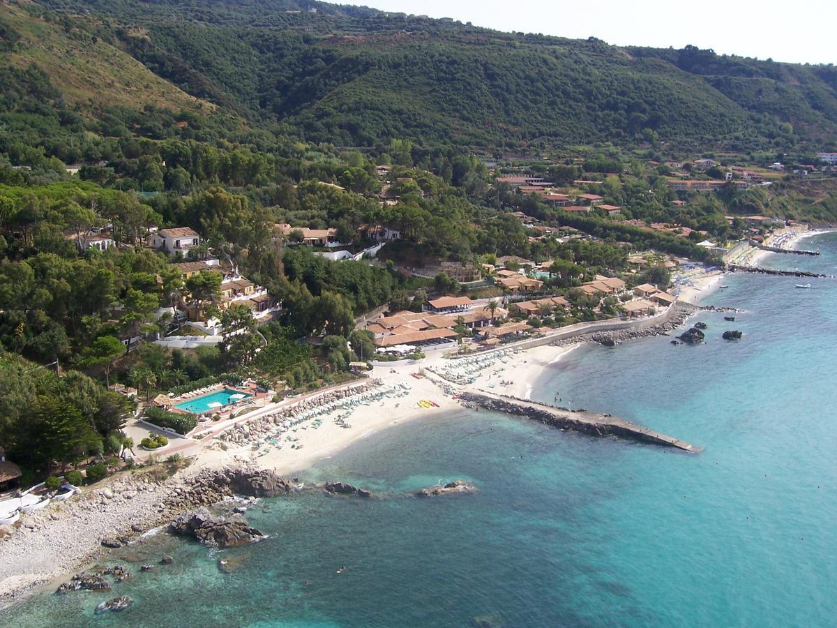 A Turri Hotel Capo Vaticano Exterior photo